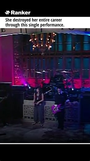 The word "disaster" doesn't even begin to describe this performance | I Love Sitcoms