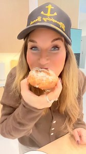 🥨 Garlic Parm Pro-tzels 🥨 Make soft pretzels in your air fryer… with bonus protein! This recipe for super-savory Garlic Parm Pro-tzels is a MUST. 165 calories. 5 #WW Points. (Plus 9.5g protein!) -> https://www.hungry-girl.com/recipe-makeovers/air-fryer-garlic-parmesan-protein-soft-pretzels-recipe | Hungry Girl