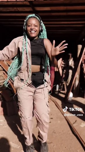 Chris Easy Lala Challenge on TikTok