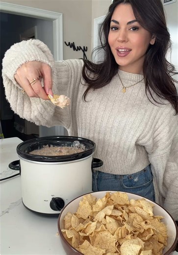 Delicious Cowboy Queso Recipe for Game Day