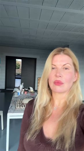 16 reactions | Different scenarios throughout the day #painting #art #animals #cat #horse #contenporaryart #structure #experimental | Veronika Drahotova | Facebook