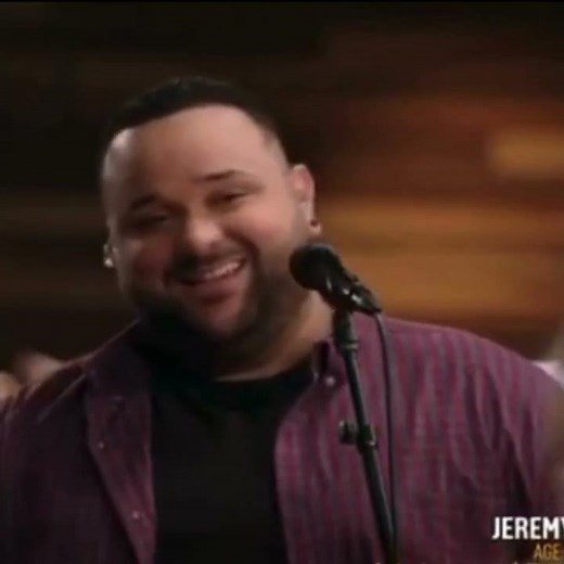 Kelly Clarkson singing "Because You Loved Me" by Celine Dion (The Voice 2021)