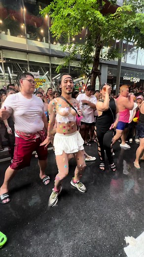 ไอเลิฟ #ที่สุดแห่งปี #สงกรานต์ #สงกรานต์สีลม #สีลม #songkran2024 #songkran #songkranfestival #เทรนด์สงกรานต์2024 #thailand #silom #theboys #girlsgeneration