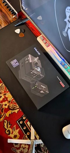 NUX B8 WIRELESS SYSTEM ! Udah di lengkapi Tuner dan boost ! Kamu harus coba sih . #wirelesssystem #nux #nuxindonesia #nuxb8 #guitarwireless #wirelessguitar #fyp #fypシ @nuxindonesia_