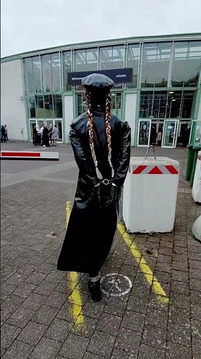 shackled to the Obscene trade fair / gefesselt an die Messe Obscene - Karlsruhe