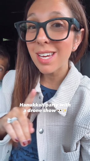 Samantha Vanderpool on Instagram: "#RaybanMetaPartner Hanukkah party with a drone show? Yes please ✨ Celebrating the 5th night of Hanukkah with my mom and family was such a fun night. @raybanmeta #RBMCP #ad"
