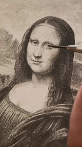 I had so much fun drawing the Mona Lisa in the @museelouvre! ✍🏼 | Devon Rodriguez