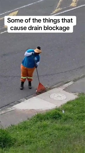 An eThekwini municipal worker pushing dirt into a stormwater drain. Not cleaning it but blocking it. And then we’re surprised when Durban floods. This is why infrastructure fails. This is pure negligence plain and simple. @EThekwini Municipality @ETHEKWINI MUNICIPALITY #eThekwini #Durban #ServiceDeliveryFailure #MunicipalWorkers #Accountability