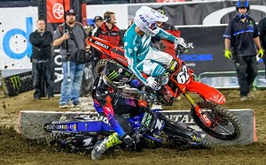 场地越野摩托车赛的那些鱼雷式超车"Block Pass"