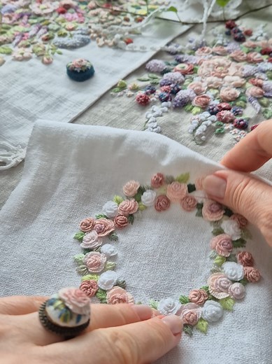 How to Create 3D Handmade Flowers Using Cast-On Stitch