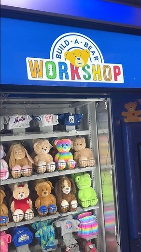 Build a bear vending machine?! 😍🧸 #buildabear #vendingmachine @buildabear #jfkairport #newyork
