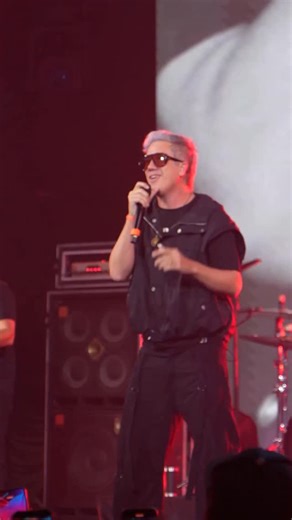 Elton Euler ⚡️ on Instagram: "O encerramento d’O Chamado Divergente foi com a energia da banda @jotaquest. Agora presta atenção nessa letra, Aliado: “Vamos viver tudo o que há pra viver. Vamos nos permitir.” E você, viveu isso aqui com a gente? Conta aqui nos comentários o trecho da música que mais te marca. 👇"