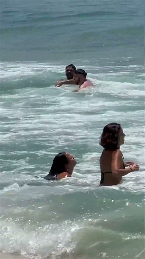 🇧🇷 Barra da Tijuca Beach A Scenic Walk in Rio de Janeiro 4K