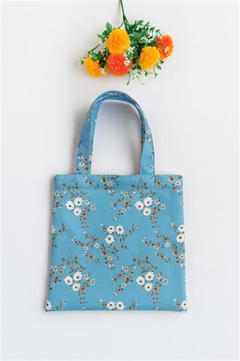 Easy Way to Sew Totebag #sewing #quilting #quiltpattern #sewingtutorial #totebag | Indah Sewing