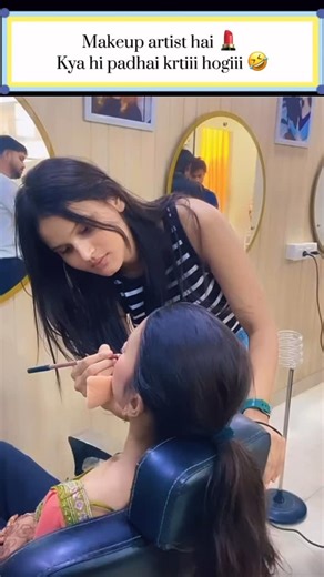 Sonal Singh | makeup artist | Uttarakhand | on Instagram: "Expectations Vs Reality ✅ Makeup artist hai……. Kya hi padhtiii hogiii 😏👀 Mua @makeupby_sonal_ #relatable #fyp #memes #content #reel"