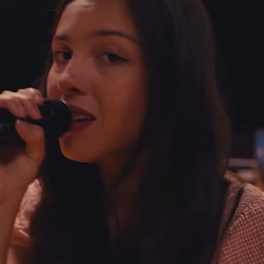 Olivia Rodrigo - drop dead | acoustic live performance