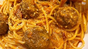Recipe: https://pressureluckcooking.com/recipe/instant-pot-spaghetti-meatballs/ It's sort of hilarious how I'm going on three years being an Instant Pot recipe maven and I STILL haven't made Spaghetti & Meatballs...until NOW! Not only is this one of the absolute easiest recipes ever, it's also the best Spaghetti & Meatballs I've ever twirled on a fork. I'm talking a sauce so outrageous, you can even customize it to be spicy, creamy or both! And did I mention it all happens in ONE pot with zero s