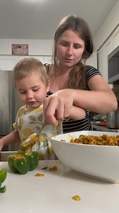 Helping mommy make stuffed peppers 💚 | CookingwithSammy
