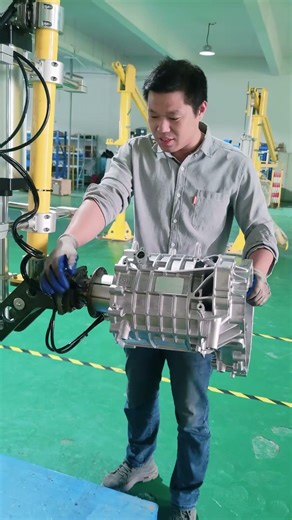 Pre-Delivery Test: Zero-Gravity Manipulator for EV Powertrain (BYD Compatible) ⚡ #manufacturing