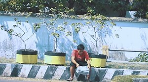 BERUBAH - Film Pendek (Short Movie) Kemendikbud 2017 chanel youtube : Cube Films link : https://www.youtube.com/watch?v=0Nh61ktP90c Film Pendek (Short Movie) ini menceritakan kisah 2 orang anak yaitu Akmal, seorang anak manja yang berasal dari keluarga berada, dan Ridzky, seorang anak yatim piatu yang selalu bersikap positif terhadap segala hal. Mereka berdua pun bertemu. Akmal yang awalnya berperilaku buruk, mulai menyadari perbuatannya, setelah mengetahui kehidupan Ridzky yang sebenarnya. | Ku