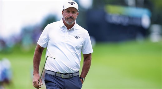 Everyone Is Worried About Phil Mickelson