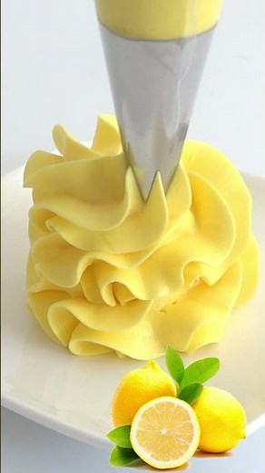 Mastering Lemon Frosting Piping Techniques Makes Stunning Desserts