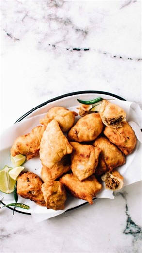 ✋ Here are my 5 tips for PERFECT samosas, based on common mistakes. (P.s. 💕Comment “Samosas” and I’ll send you the full recipe to your DMs 💕⁠)⁠ ⁠ 1. Roll Dough Thinly: Roll the dough thinly to ensure a crispy, evenly cooked crust. Thick dough can result in a chewy, undercooked exterior.⁠ ⁠ 2. Avoid Overcrowding the Pan: This can make the oil bubble up too hard, which makes me nervous, and also will reduce its temperature. ⁠ ⁠ Instead, work ✨calmly✨ in batches so that the samosas aren’t rubbing