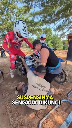 Why Are Dirt Bikes Lowered at the Starting Line? 🤯 #shorts #motocross