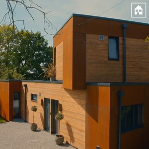 In under five months, Kate and Rob replaced their 1940s prefab with a bespoke and modern new home. Welcome to the world of volumetric modular construction 🤯 | Grand Designs