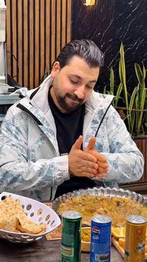 ‎طباخی شاهگوش‎ on Instagram‎: "چرا تو چشات غمه؟ بیا بریم یِ دیس کله پاچه مهمونم کن ، دلت شاد بشه🙃❤️ بفرست براش😂 @tabakhi_shahgoosh"‎