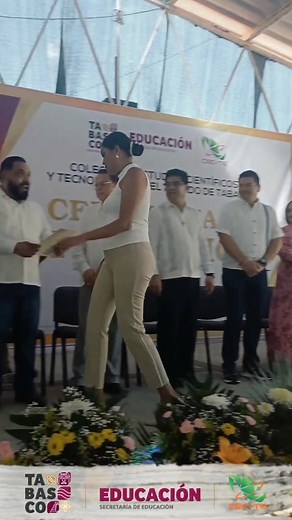 🎓 Entrega de Títulos CECyTE Tabasco Desde el Plantel 4 Comalcalco se realiza la entrega de títulos a egresados de los planteles 4, 10, 13, 15, 16 y 21, en un acto presidido por nuestro Director General, Mtro. Guadalupe Arias Acopa. Un momento de orgullo para nuestros jóvenes y para toda la comunidad CECyTE Tabasco. 🎉 | Cecyte Tabasco