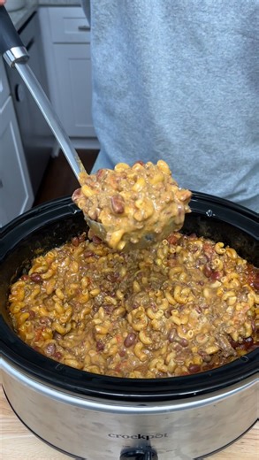 Crockpot Cowboy Mac n' Cheese! 🤤 Y'all, I think I found my new favorite mac n cheese recipe, it's hearty, it's tasty, it's cheesy, it's just an all around good time. | Sean Alexander