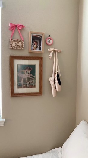 I wish my room was as cute as my daughters 🎀💗 #vintage #thriftedhome #coquette #fyp