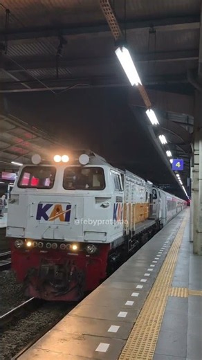 Kereta Api Argo Merbabu | Semarang Jakarta