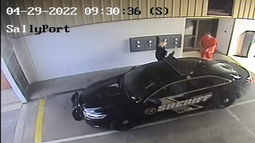 Alabama inmate escapes jail with correctional officer