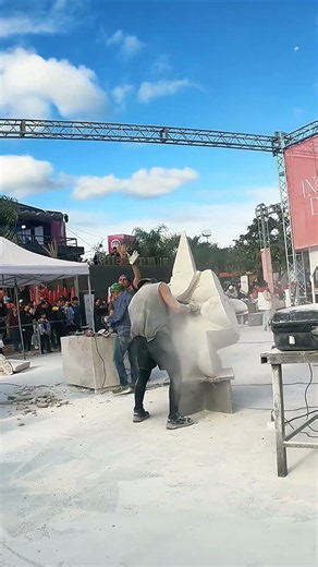 ¿ARTE EN VIVO Y A CIELO ABIERTO? La Bienal 2026 🗿🔥