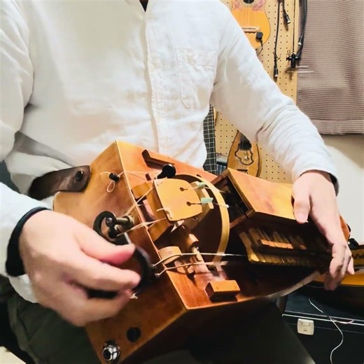 Hurdy Gurdy: Bourrée 3 temps