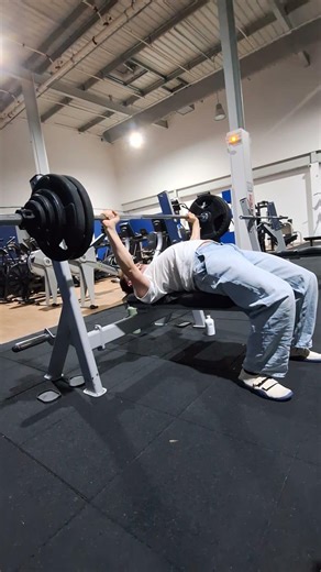 Week 3 : 2CT bench 1x117,5kg RPE 9 top set