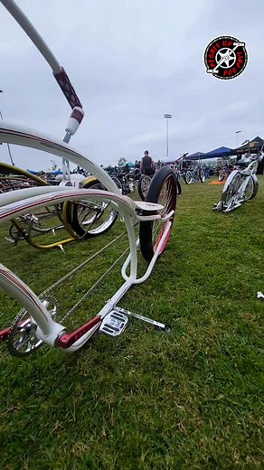 🔥 The Flow on This Custom Cruiser is NEXT LEVEL 🔥 This sleek and stunning custom cruiser is a true show-stopper! Built by Sin City Metal Works with clean craftsmanship and Peek Cycles frame, every detail hits perfectly. The design flows so smooth it turns heads instantly — no wonder it stood out heavy at the @SoCal Bike Show. If you love originality, creativity, and top-tier custom work… this one speaks for itself. 😮‍💨✨ #pedalsupshow #bikelife #custombike #LasVegas #cruiserbikes #bicyclelife