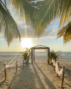 Tenemos todo listo para una boda perfecta: el catering, la decoración, el atardecer de fondo... ¡Solo nos faltan los novios! - 🎥: Couples Resorts | Visit Jamaica ES
