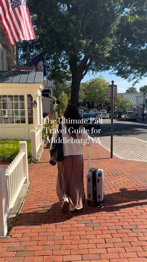 When the leaves turn and the crowds fade, Middleburg slows into something special so here’s how to savor every moment in Virginia’s most picturesque small town. ✨ Start your day: ☕️ Grab coffee and breakfast at Middleburg Common Grounds or Cuppa Giddy Up. 🌤️ Take a slow stroll through town enjoying all the fall colors, crisp air, and historic brick sidewalks. Shop local: 🛍️ Boutique finds - Crème de la Crème, Federal & Black, J.McLaughlin, Chloe's of Middleburg, lou lou boutiques, Brick and Mo