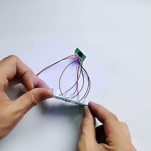 YUSIJIE-181222 3-4.5V Flash Chip COB LED Driver Cycle Flashing Control Board Module For 6 LED