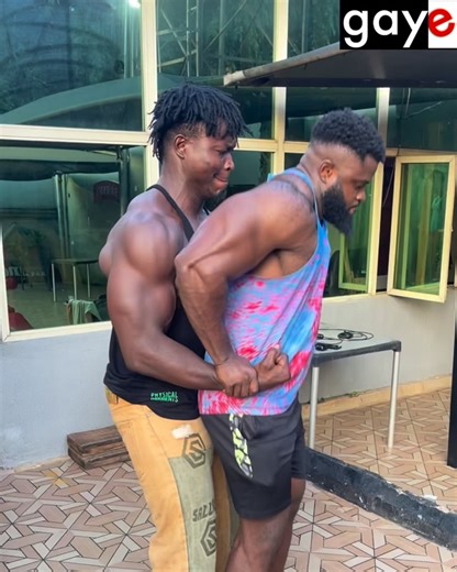 👀👀How many reps could you do? 💪🏾😂 (Subscribe for more LGBT News & Exclusives at #GayeMagazine.com!) | Gaye Magazine