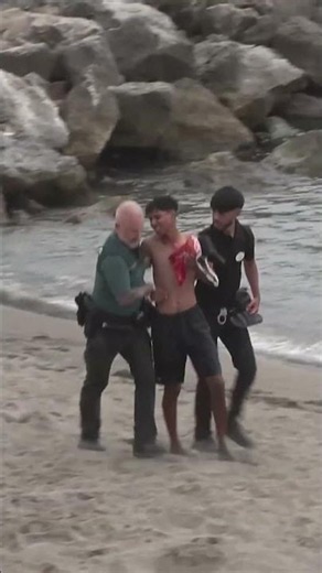 🏊‍♂️🇪🇸 Devuelven a un MIGRANTE que intentaba entrar a NADO a CEUTA