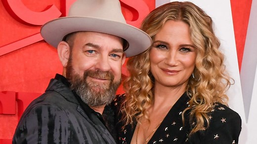 A look at what happened to Sugarland and why they broke up