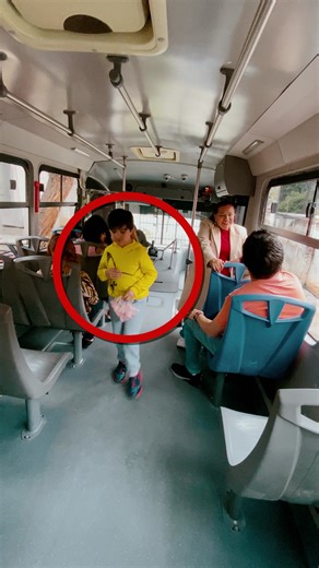 Kid Choking on the Bus — One Man Noticed 💔🙏 | Panda Curioso