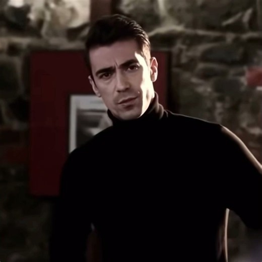 Ferhat, Aslı'ya onu sevdiğini söylüyor - Siyah Beyaz Aşk - Turkish Romance Drama with English Sub