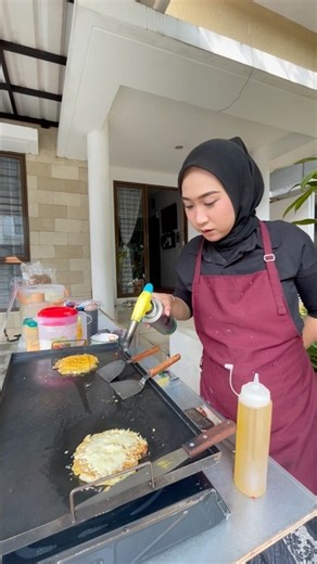 Proses Torch Okonomiyaki Mozzarella di acara Aqiqah anak #okonomiyaki #homeservice #catering