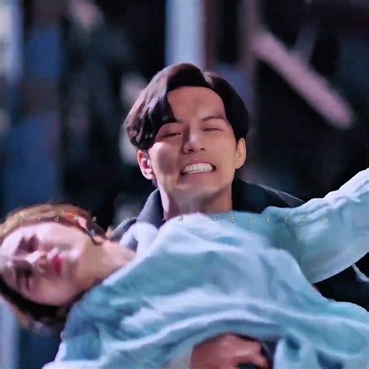 She risked her life to save him 🥺🙌 Cdrama ❣️~ My girlfriend is an alien S2 #cdrama #drama #shorts