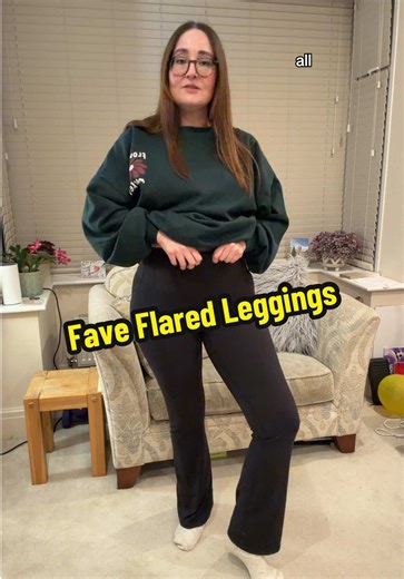 I’ve tried a lot of flared leggings and most of them either stretch out or roll down. These actually stay put, have pockets, and the fit is really flattering. I get the hype.